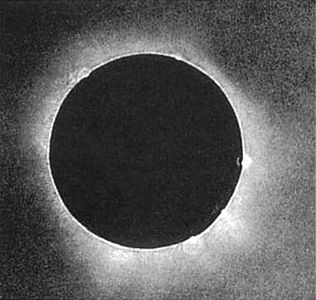 1851年7月28日的日食，此为第一张正确曝光的日食照片，采达盖尔摄影法摄制