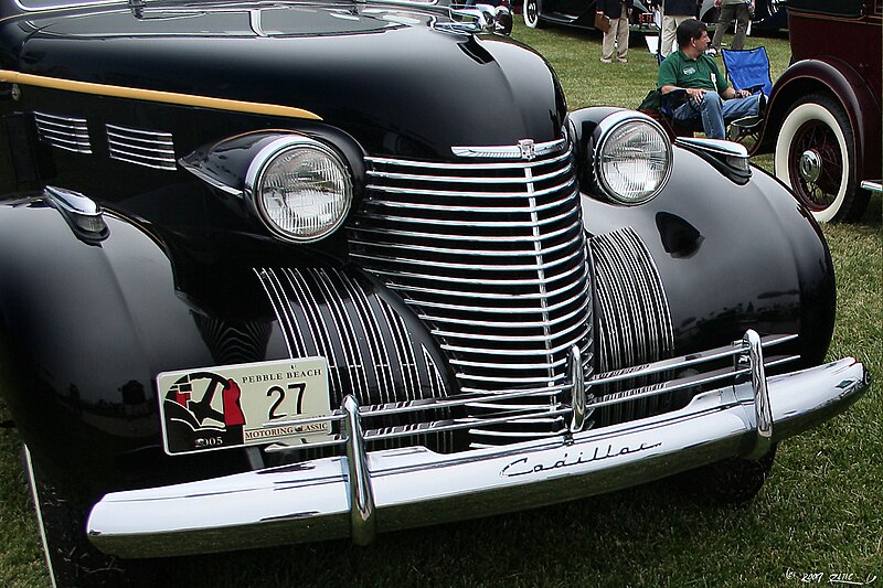 File:1940 Cadillac Series 40- 75 Fleetwood body by Brunn - grille (4629876379).jpg