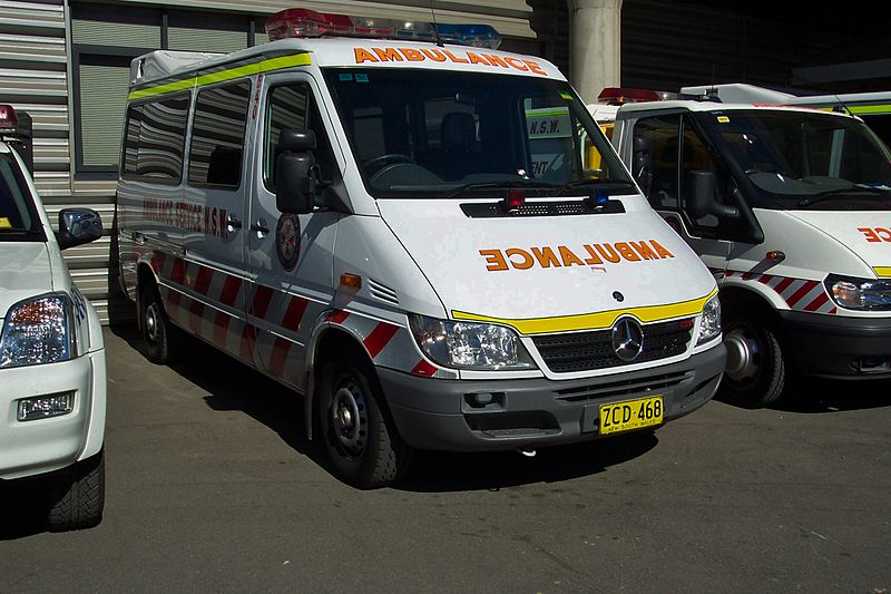 File:2003 Mercedes Benz Sprinter 316 CDi ambulance (5350182925).jpg