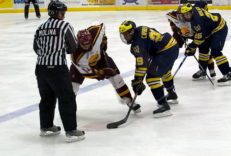 File:20090227 Louie Caporusso wins faceoff.jpg