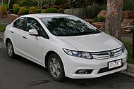 2014 Honda Civic (FB4 MY13) Hybrid sedan (2015-08-07) 01.jpg