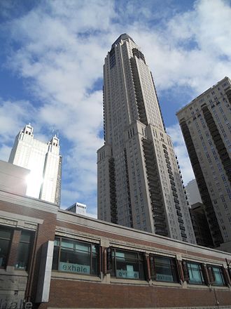 Waldorf Astoria Tower in 2015 2015 Chicago 43.JPG