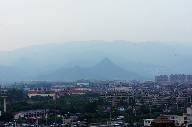 Image: 201705 Jinhua Mountain from Jinhua Railway Station