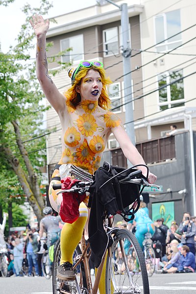 File:2022 Fremont Solstice Parade - cyclists 04.jpg