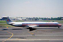 250di - amerikaj Airlines MD-83, N570AA@MEX, 24.07.2003 - Flickr - Aero Icarus.jpg