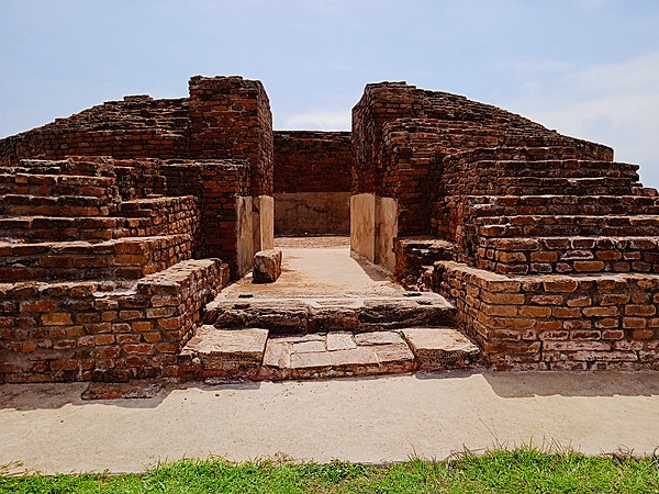 Image: 2nd century BCE to 8th century CE Salihundam Buddhist site, Andhra Pradesh   54