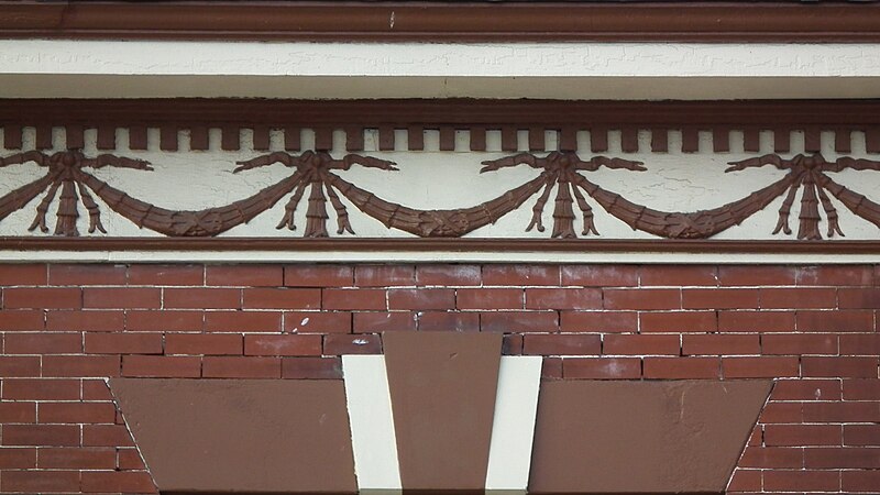 Cornice of 426