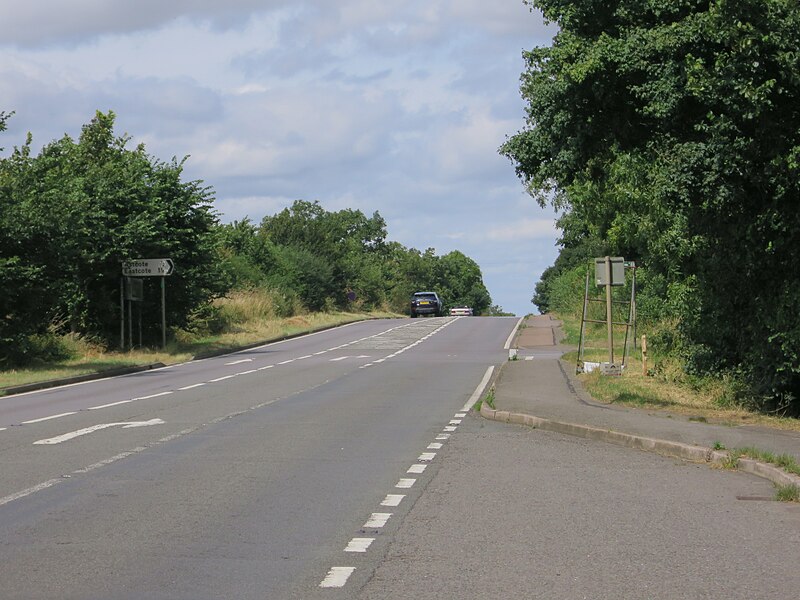 File:A5 towards Weedon Bec - geograph.org.uk - 5075382.jpg