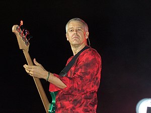 Adam Clayton: Biografía, Estilo, Equipo