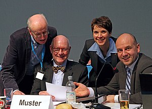 Albrecht Glaser, Michael Muster, Frauke Petry auf der Wahlversammlung am 24.1.2014 in Aschaffenburg.jpg