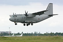 Landeanflug einer C-27J (ILA 2010)