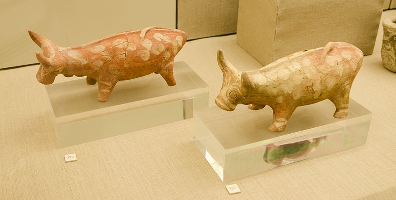 File:Archaeological site of Akrotiri - Museum of prehistoric Thera - Santorini - neolithic pottery - bull rhyta - 05.jpg