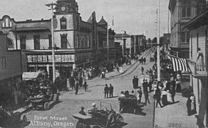 Automobiles and people on First Street, Albany, Oregon, between 1904 and 1914 (AL+CA 1832).jpg