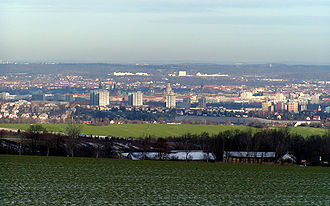 View over Dresden from the south-eastern slopes Babisnauer Pappel Blick auf Dresden.jpg