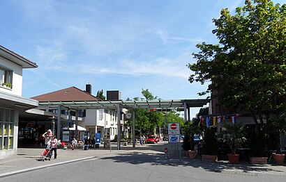 So kommt man zu Lyss mit den Öffentlichen - Mehr zum Ort Hier