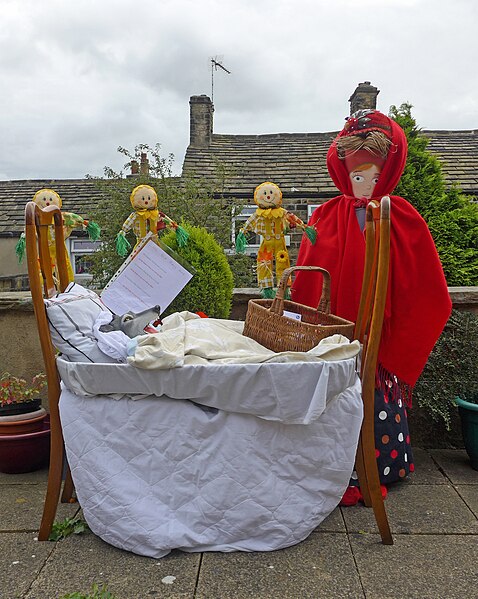 File:Baildon Scarecrow Festival 2016 05.jpg