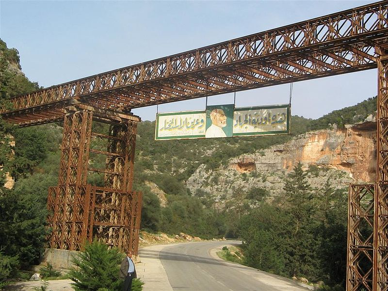 File:Bailey bridge, Wadi el Kuf, Libya.JPG