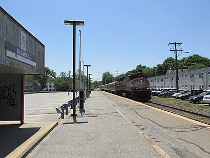 How to get to Ballardvale Station with public transit - About the place