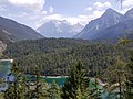 Biberwier — Fernpassstrasse 152 — Ausblick zur Zugspitze und zum Blindsee.jpg