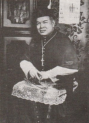 Bishop Manuel Yap.jpg
