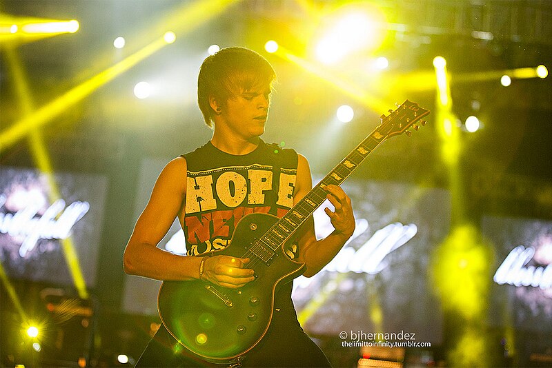 File:Blessthefall 2012 3.jpg