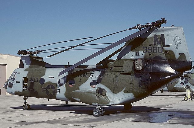 File:Boeing-Vertol HH-46E Sea Knight '157678 - 01' (N7678F)  (40245598372).jpg - Wikimedia Commons