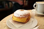 Bomboloni con marmelata.jpg