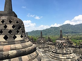 Borobudur Tapınağı.jpg