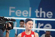 Deutsch: Boxen bei den Olympischen Jugendspielen 2018 Tag 12, 18. Oktober 2018 - Finale Leichtgewicht Mädchen – Oriana Saputo (Argentinien, blau) schlägt Emma Lawson (Australien, rot) 5-0; Ringrichter ist José Romero (Spanien). English: Boxing at the 2018 Summer Youth Olympics on 18 October 2018 – Girls' lightweight Bronze Medal Bout – Oriana Saputo (Argentina, blue) wins over Emma Lawson (Australie, red) 5-0; Referee is José Romero (Spain). Español: Boxeo en los Juegos Olímpicos Juveniles de Verano de 2018 en 18 de octubre de 2018 - Combate de medalla de bronce de las niñas: Oriana Saputo (Argentina, azul) gana a Emma Lawson (Australie, roja) 5-0; Árbitro es José Romero (España).