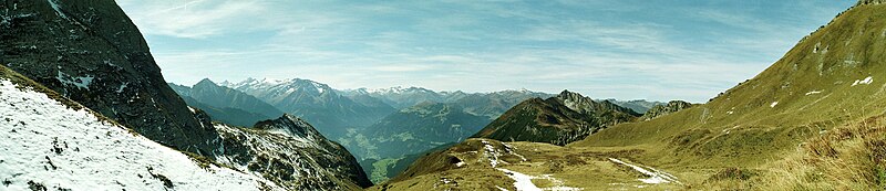 Exempel för ett av Hugin sammansatt panorama bestående av fyra analoga delbilder. "Brandberger Joch" i de österrikiska alperna, september 2003.