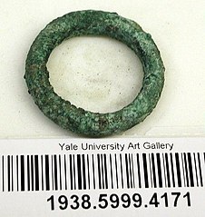 Bronze Ring, Yale University Art Gallery, inv. 1938.5999.4171