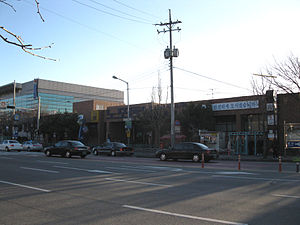 Busan-subway-134-Nopo-dong-station-building.jpg