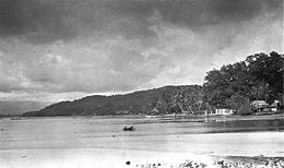 COLLECTIE TROPENMUSEUM De binnenbaai op Ambon TMnr 60014184.jpg