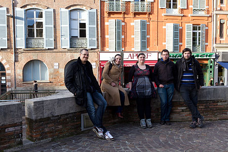 Cabale toulousaine - 2013-12-14 - Photo de groupe à côté de la Cathédrale Saint-Etienne.jpg