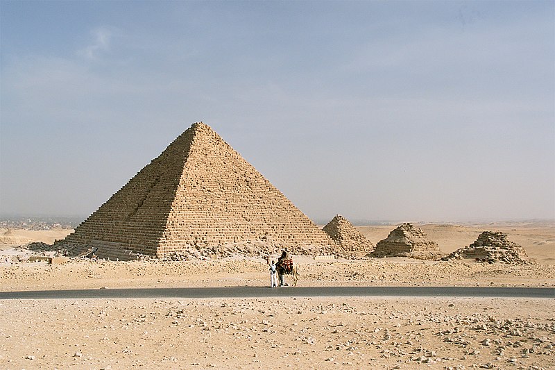 Файл:Cairo, Gizeh, Pyramid of Menkaure, Egypt, Oct 2005.jpg