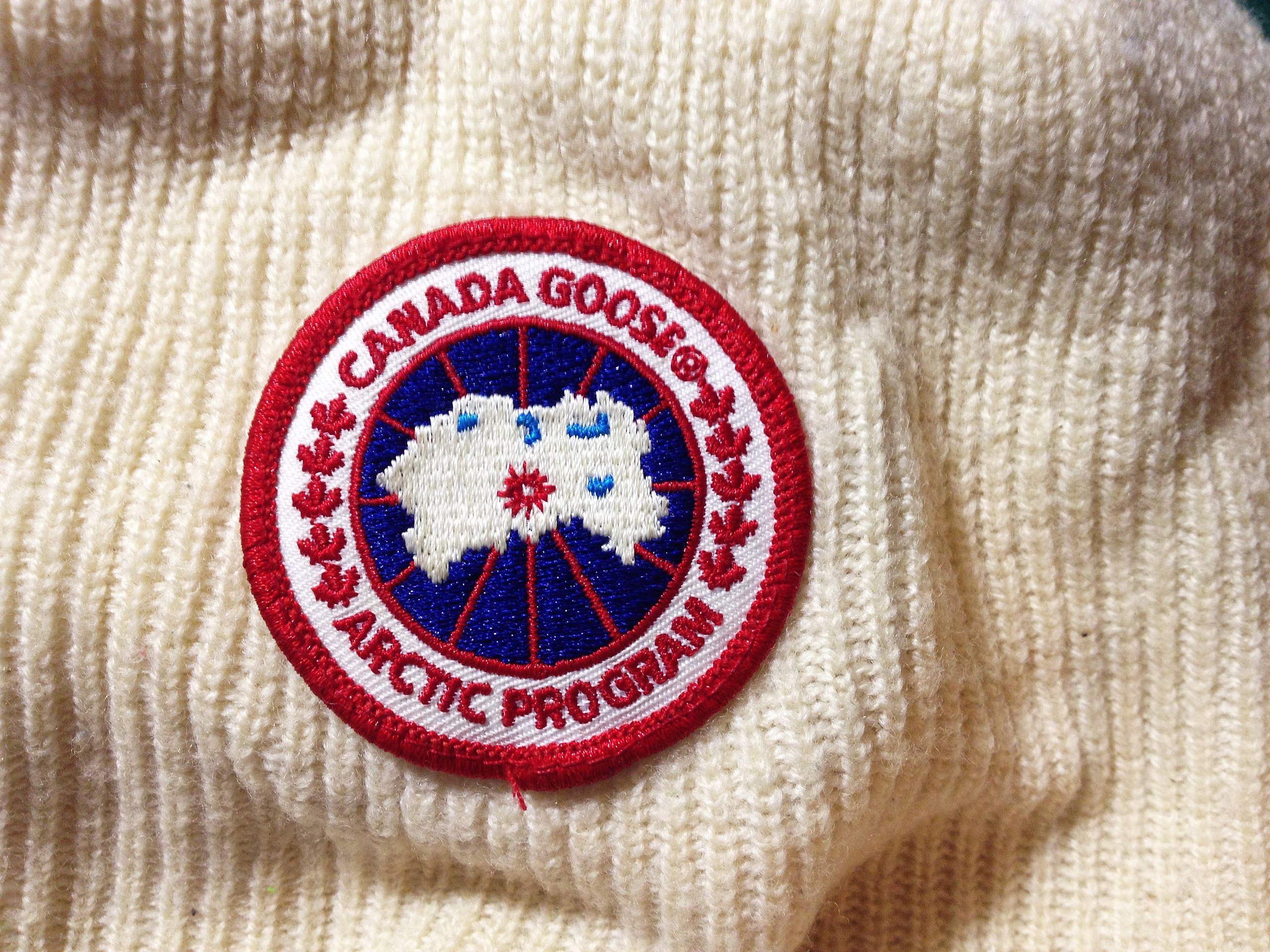 File:Canada Goose logo label.jpg - Wikipedia