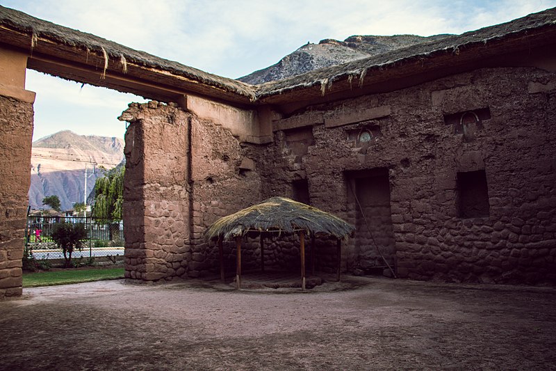 Archivo:Casa de Sayri Túpac (Interior).jpg