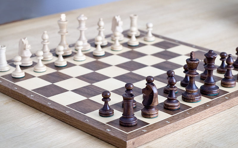 File:Chess set.jpg