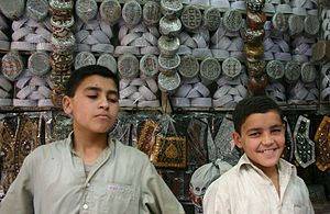 Child labor in a Pakistan Shop.jpg