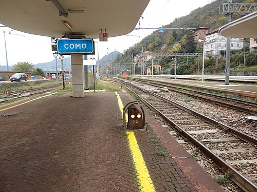 Como Railway Station