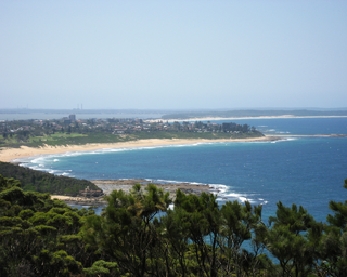 <span class="mw-page-title-main">Bateau Bay, New South Wales</span> Suburb of Central Coast, New South Wales, Australia