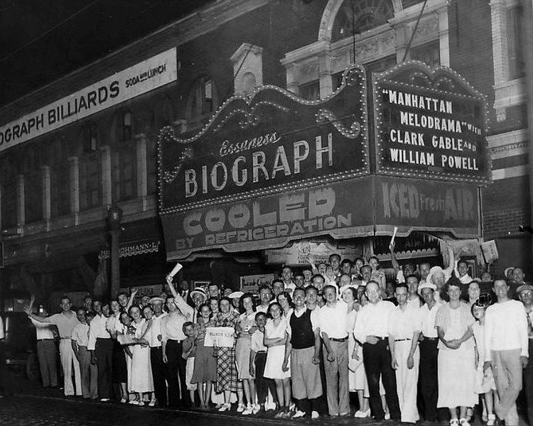 File:Crowd at Biograph Theater after Dillinger death.jpg