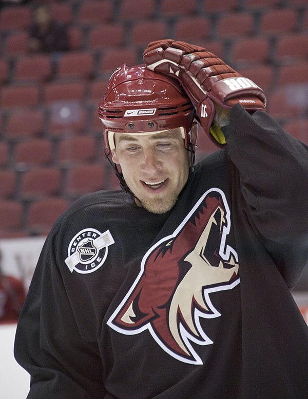 Morris with the Phoenix Coyotes in 2010