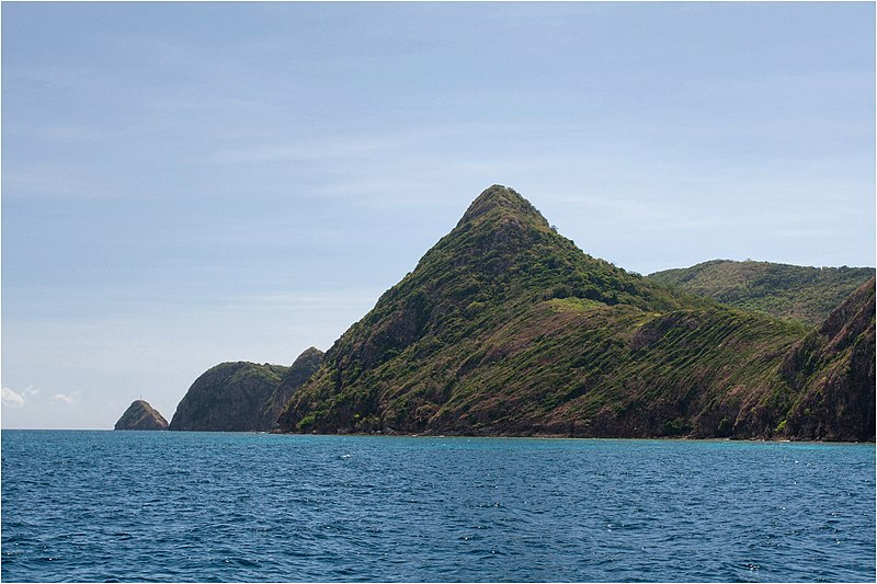 File:Dicabaito Island Calamian Group - panoramio.jpg