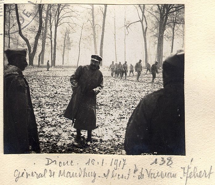 File:Dieue. 16-01-1917. Général de Maud'huy. Lieutenant de Vaisseau Hébert - Fonds Berthelé - 49Fi1877-138.jpg