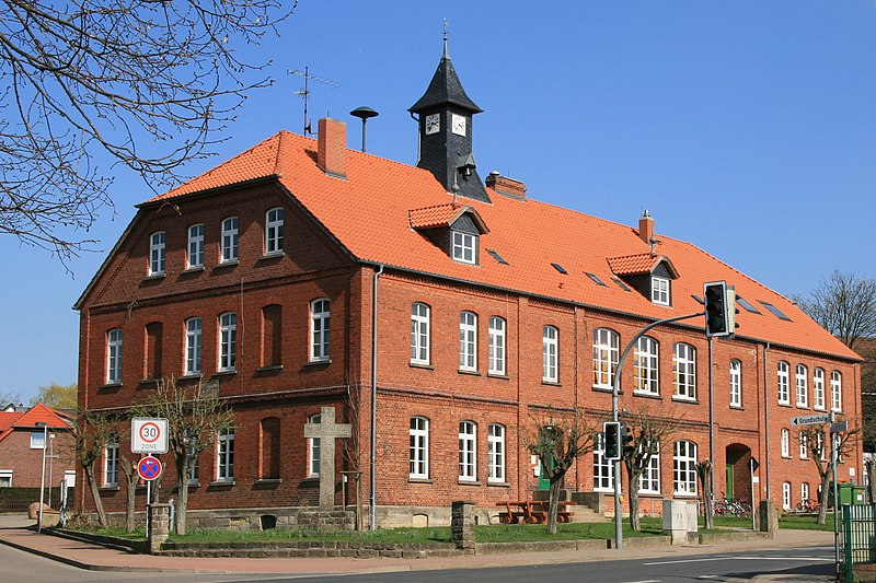 File:Dorfschule Bredenbeck, Heimastube.jpg