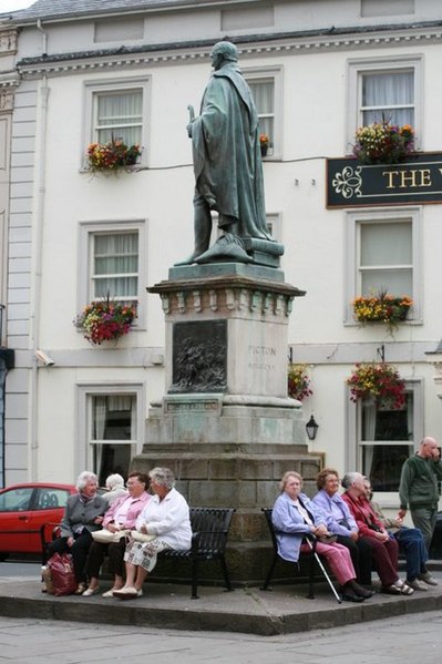 File:Duke of Wellington Statue, The Bulwark, Brecon - geograph.org.uk - 624463.jpg