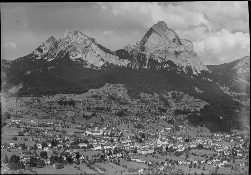 File:ETH-BIB-Schwyz mit Mythen-LBS H1-017186.tif