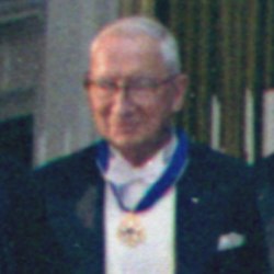 File:Earl Behrens at Presentation of Medal of Freedom awards - NARA - 194316 (cropped).tif