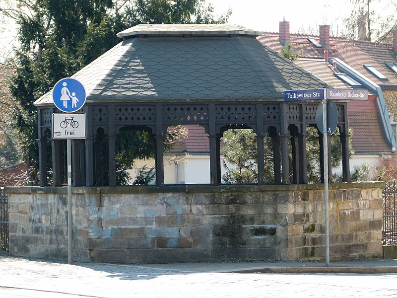 File:Ecklaube Tolkewitzer Straße-Reinhold-Becker-Straße Blasewitz 1.JPG